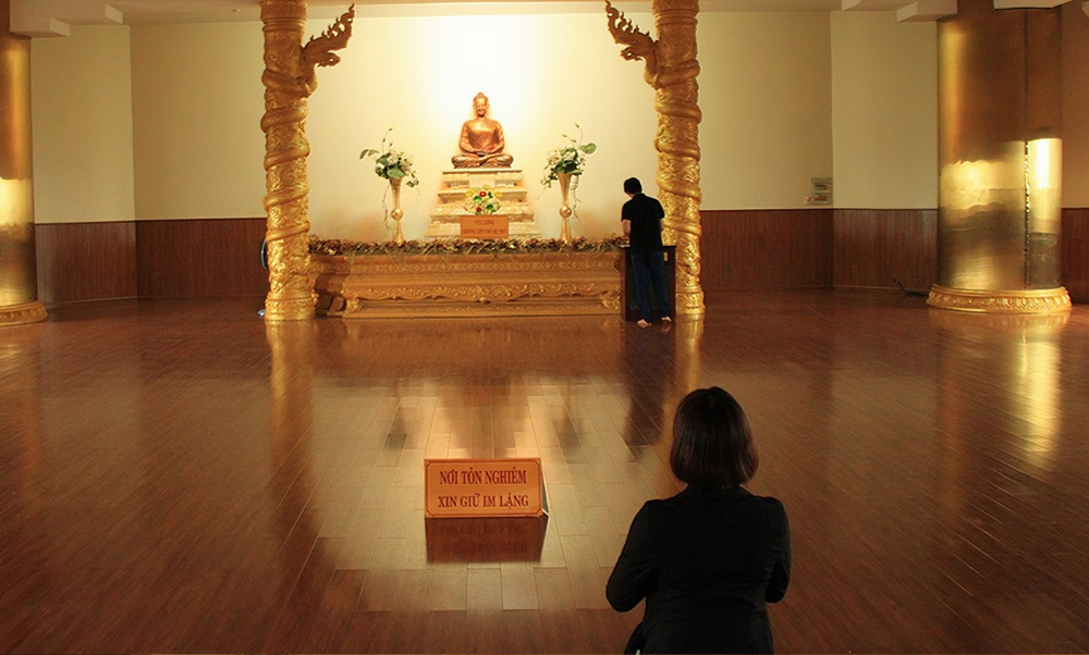 Chánh điện của chùa Bửu Long